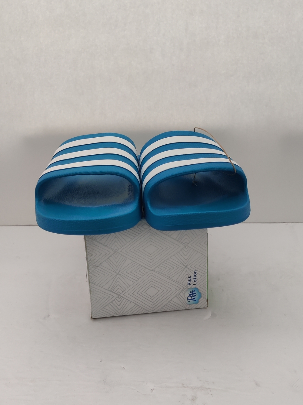 Men's Adidas Adilette Aqua Size 10 New With Tags FY8047 - Picture 3 of 7